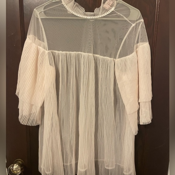 Pale Pink Victoria secret sheet top with stones - Picture 1 of 4